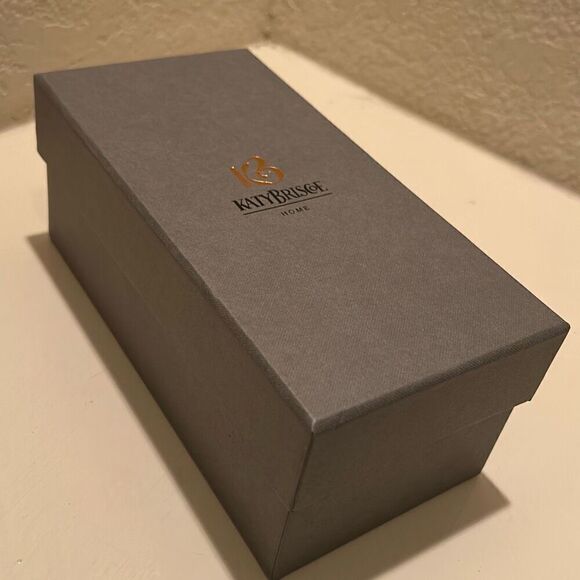 New in box Katy Briscoe Home Bone China White Bisque Small Vase 7.5”  Giftable - Picture 10 of 10